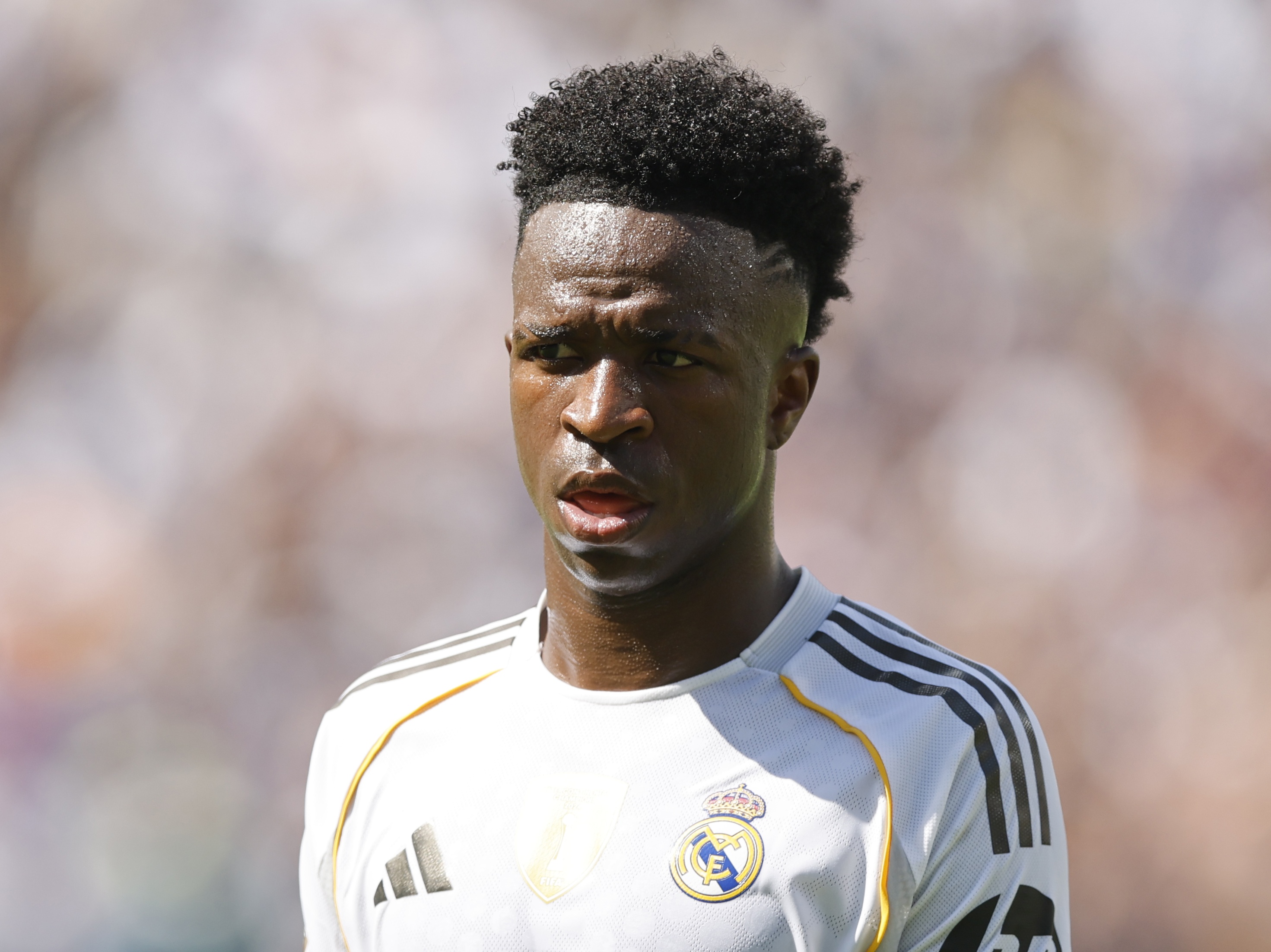 ESPN：皇马与维尼修斯的新合同谈判已停滞数周